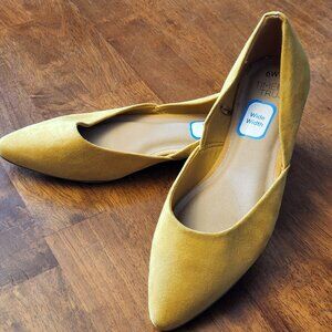 TIME and TRU ~ Sz 6W ~ Faux Suede ~ Pointed Toe Flats ~ NWOT